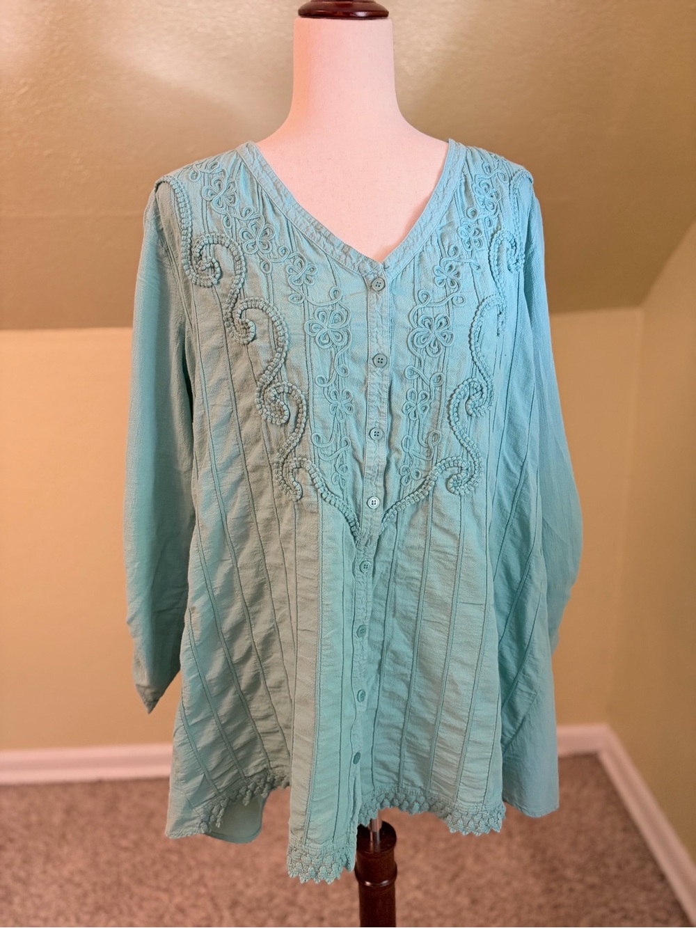 Soft Surroundings Boho Embroidered Button Front Pintuck Top Aqua size 1X